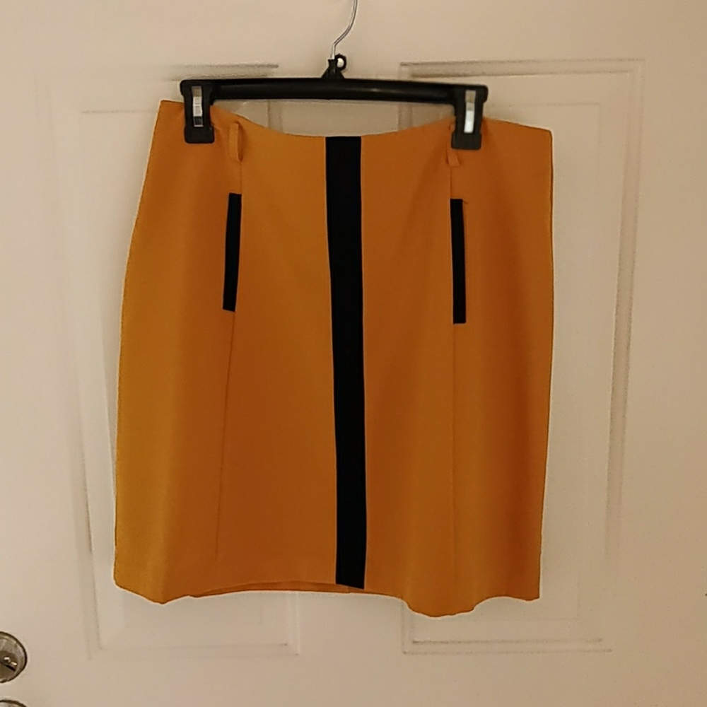 Worthington black and orange skirt